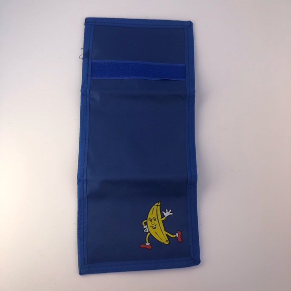 Loot Crate Arrested Development Banana Stand Wallet - Picture 2 of 5